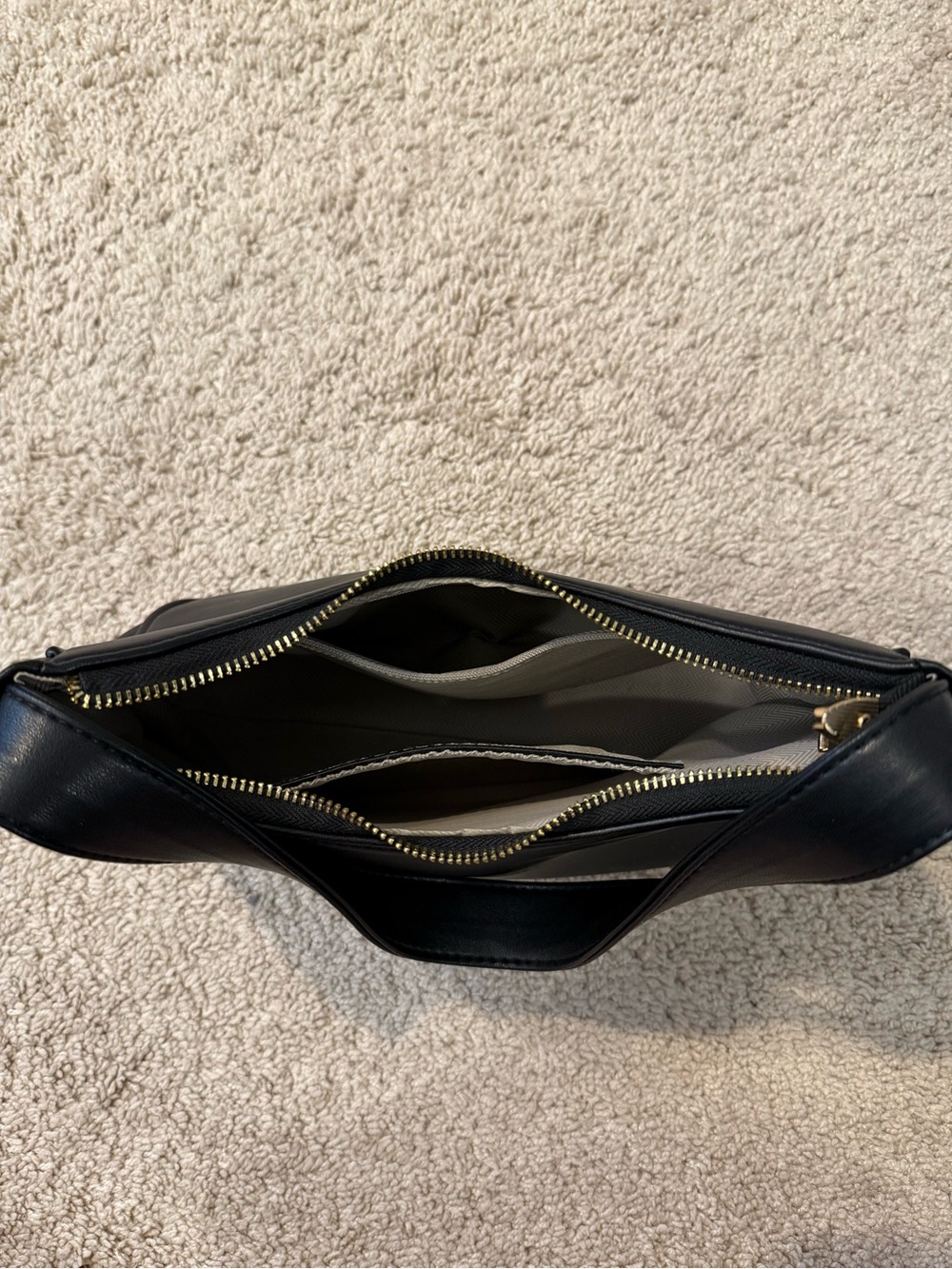 Classic Black Shoulder Bag - Sleek Women's Handbag - Picture 8 of 12